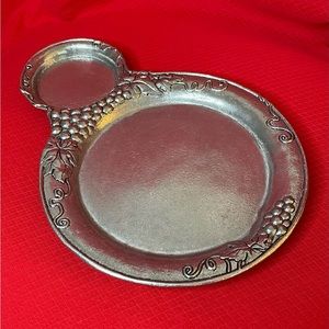🍷🧀 Carson Pewter Wine & Cheese Tray. Grapes and Vines Raised Detail. 🍷🧀